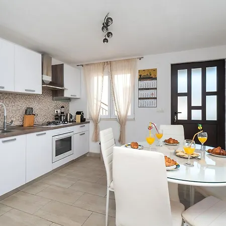 Hrvatic Apartman *