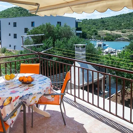 Hrvatic Apartman Podglavica