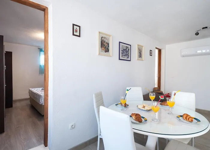 Hrvatic * Podglavica